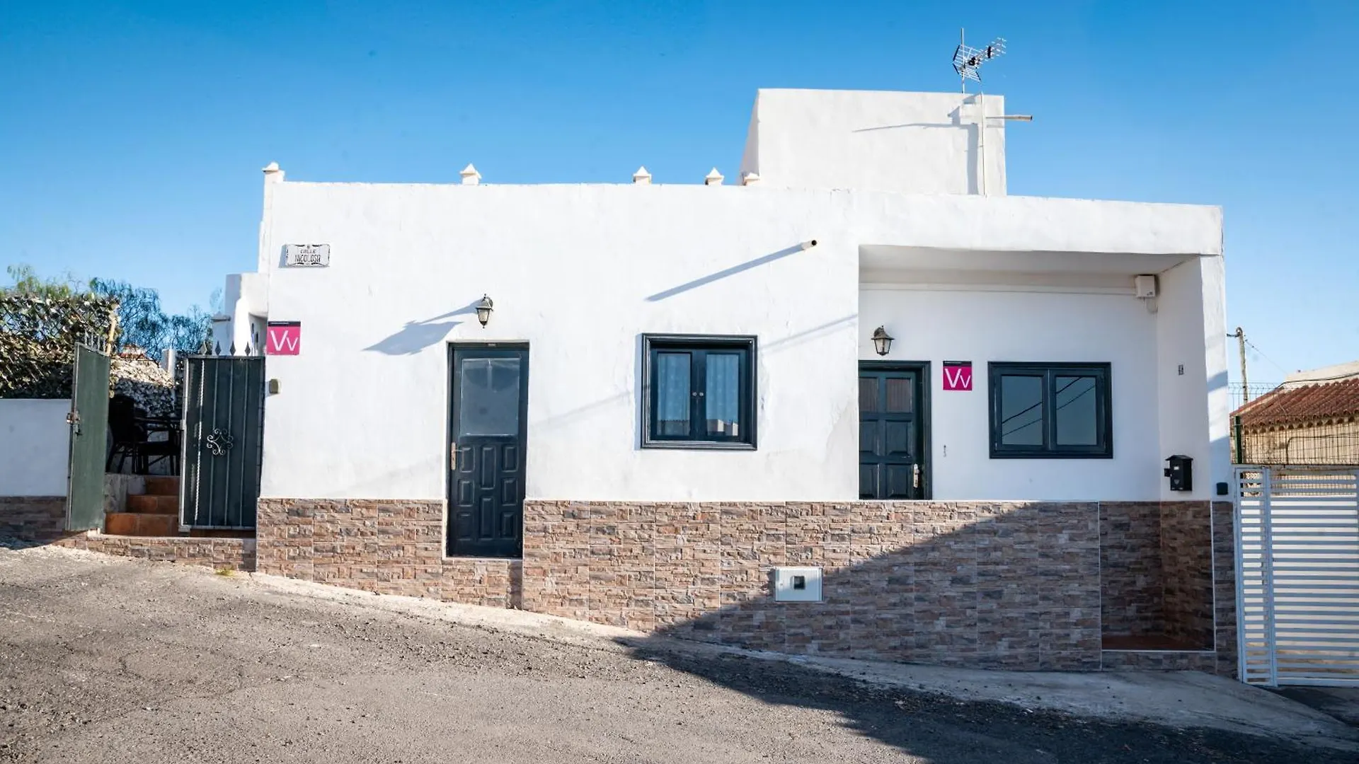 Casa Gattone Adeje Los Menoresの連絡先